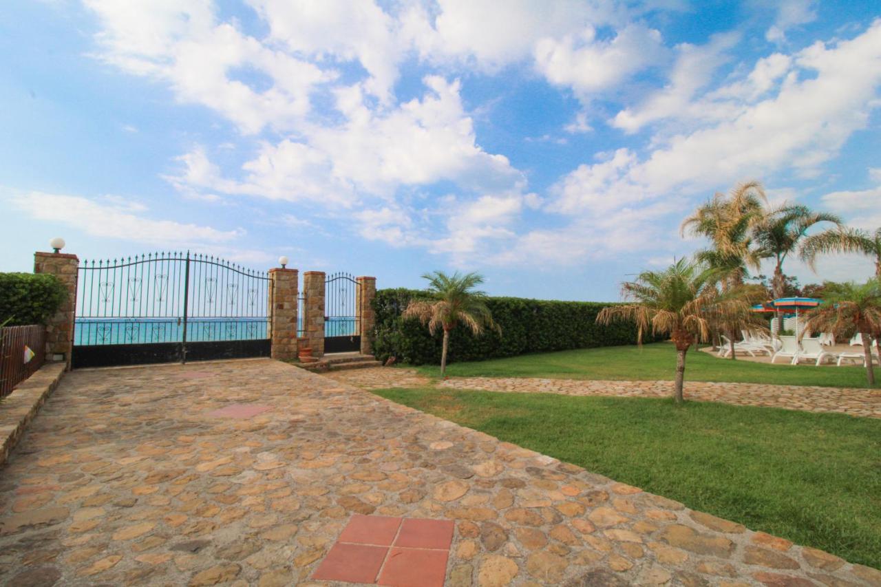 Il Geranio - Resort & Suites Acquedolci Buitenkant foto